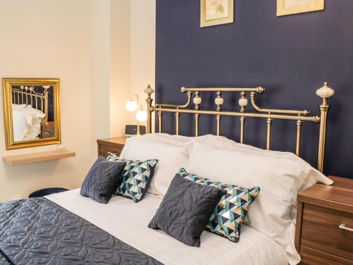 St Hilda'S Corner House Apartment Whitby Bagian luar foto